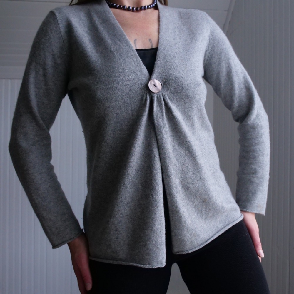 Modern InCashmere super‎ soft grey cashmere cardigan